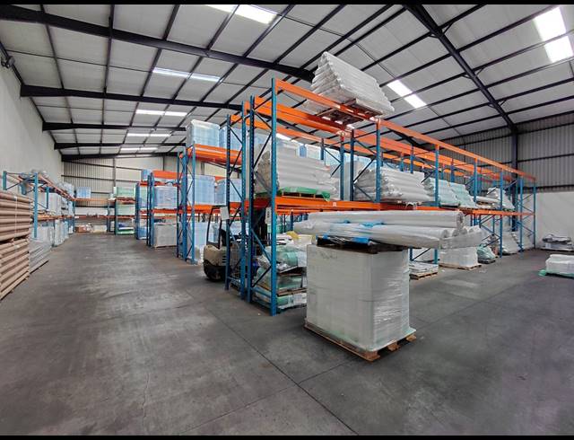 2,099M² WAREHOUSE TO LET IN CLAYVILLE